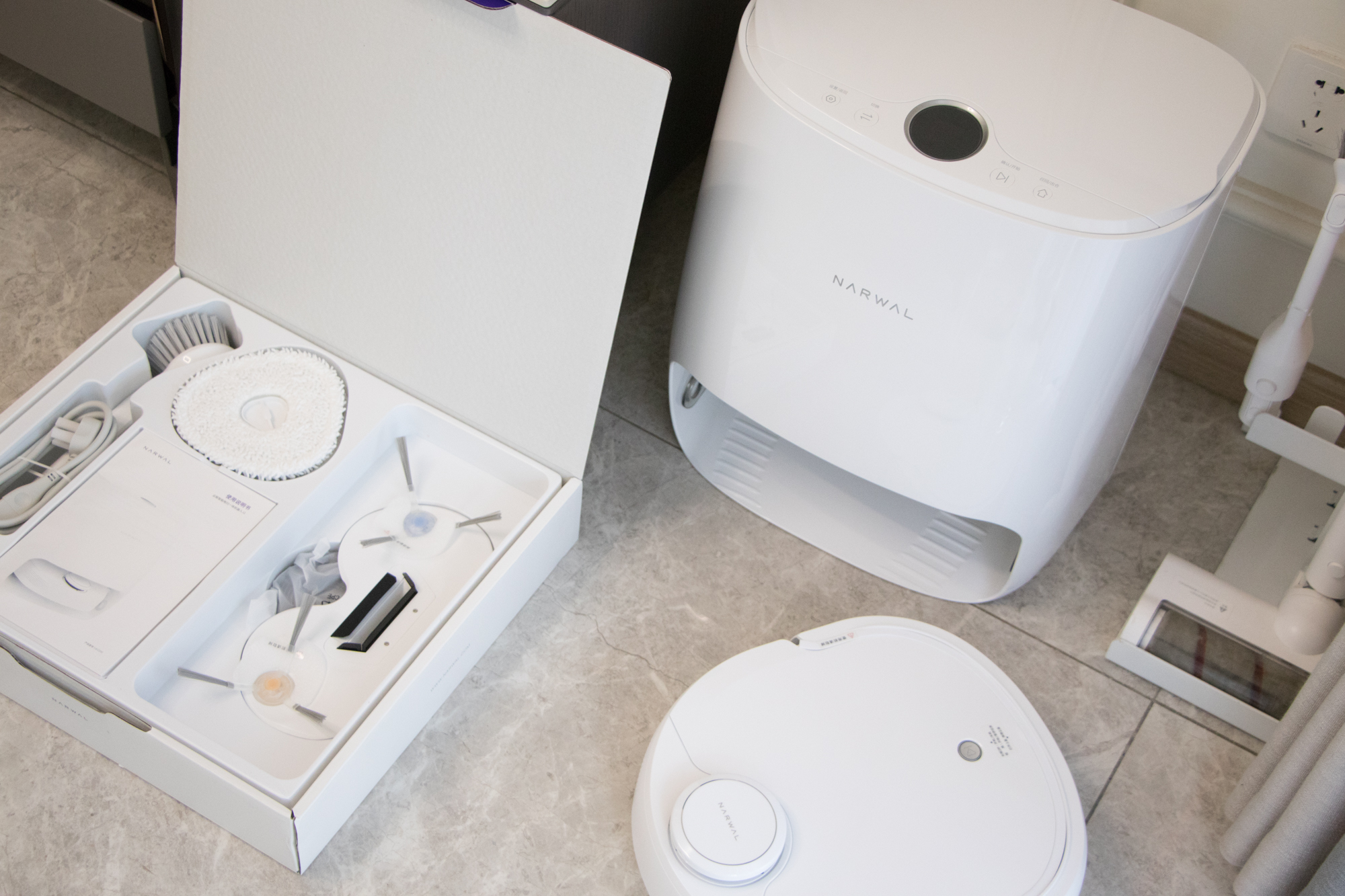 云鲸自动拖地机器人实测,云鲸j2拖地机清洁液