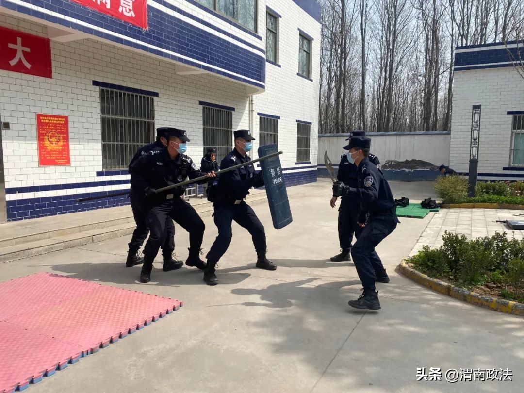 坚持政治建警打造五型警队,多措并举打造义警队