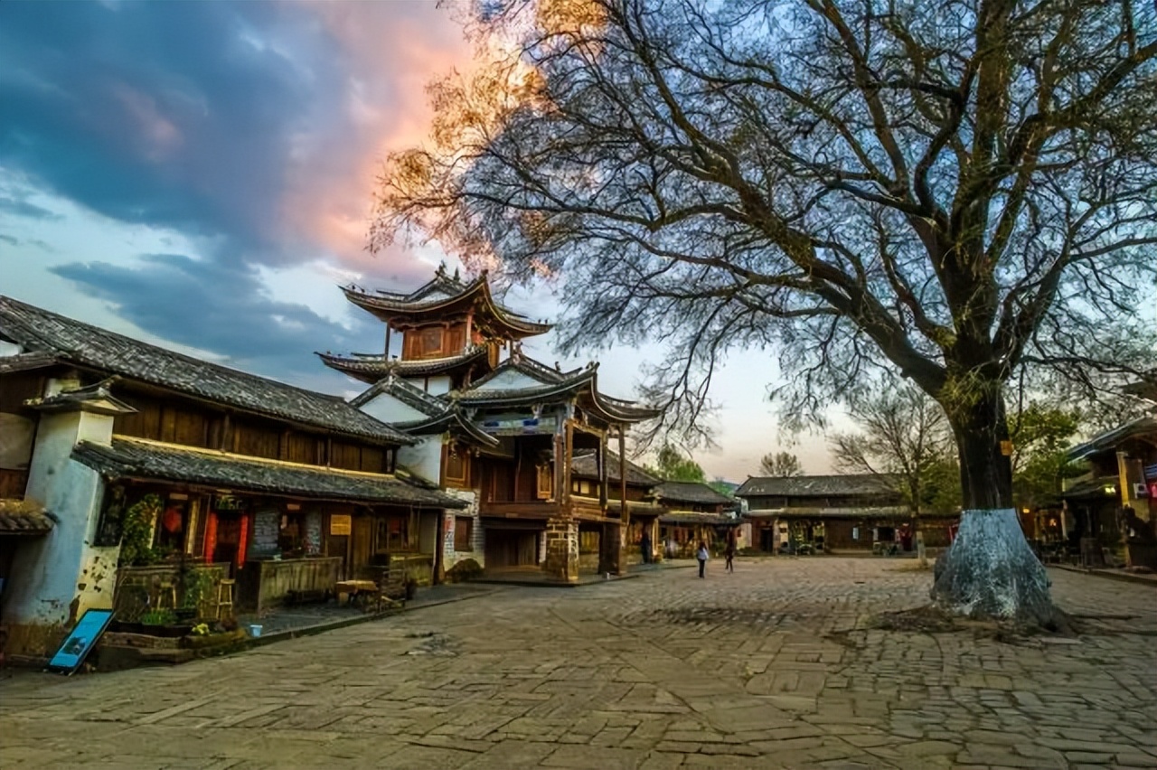 世界上最著名的十大古镇,云南著名古镇景点排名