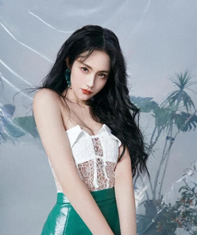 蓝心妍红衣写真集大全,蓝心妍蝴蝶之吻完整观看