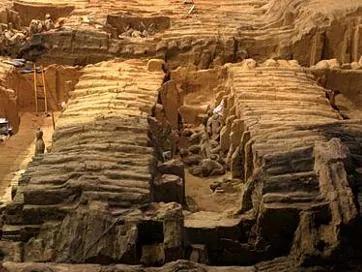 秦始皇博物馆兵马俑简介,秦始皇兵马俑是世界七大奇迹之一