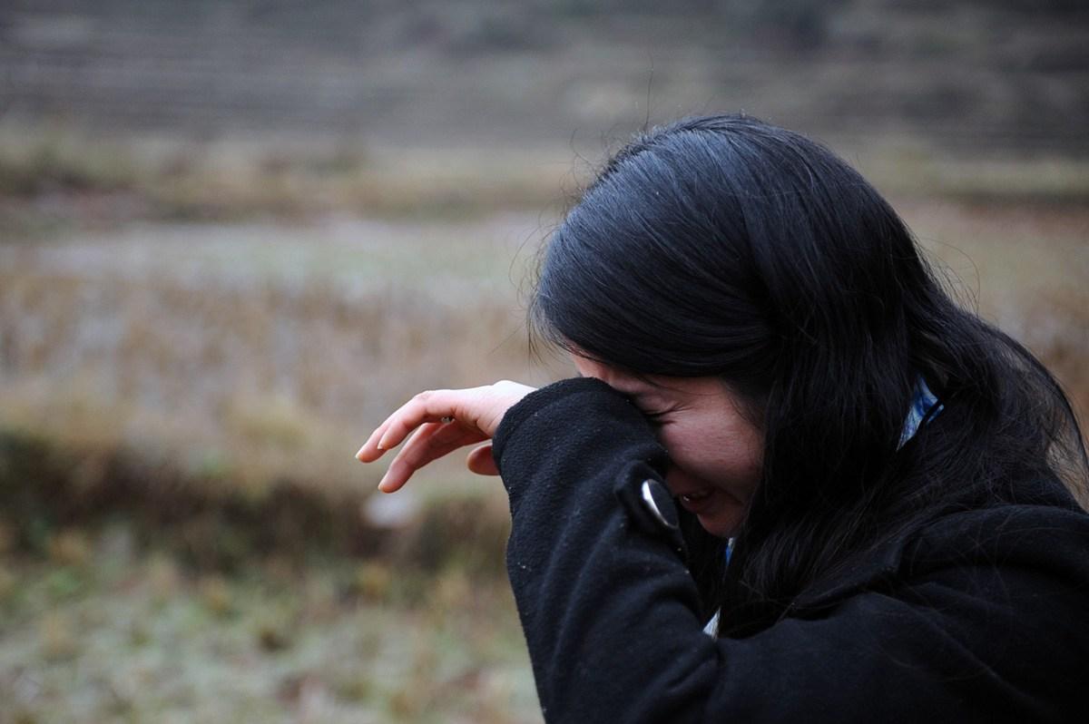 脱衣服只是基本流程，女大学生选择躺着赚钱，是时代悲哀的开始