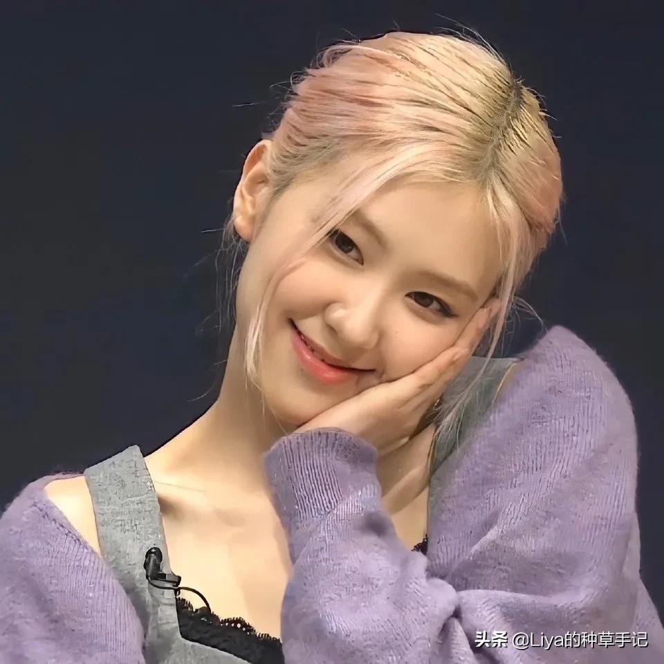 克莱因蓝和什么色搭配高级,35岁穿克莱因蓝好看吗