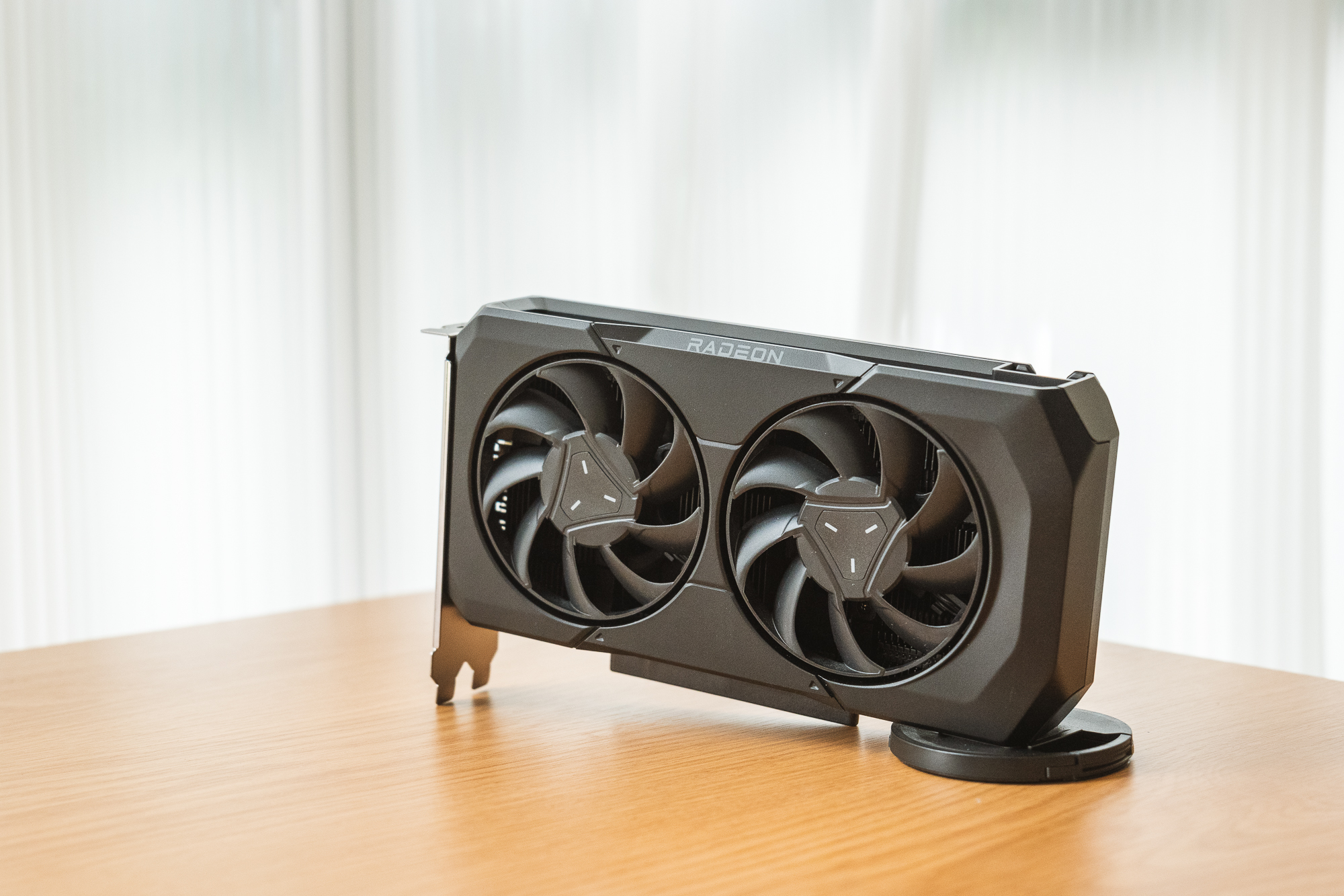 amdradeonrx7600显卡海外降价,amdradeon7600显卡评测