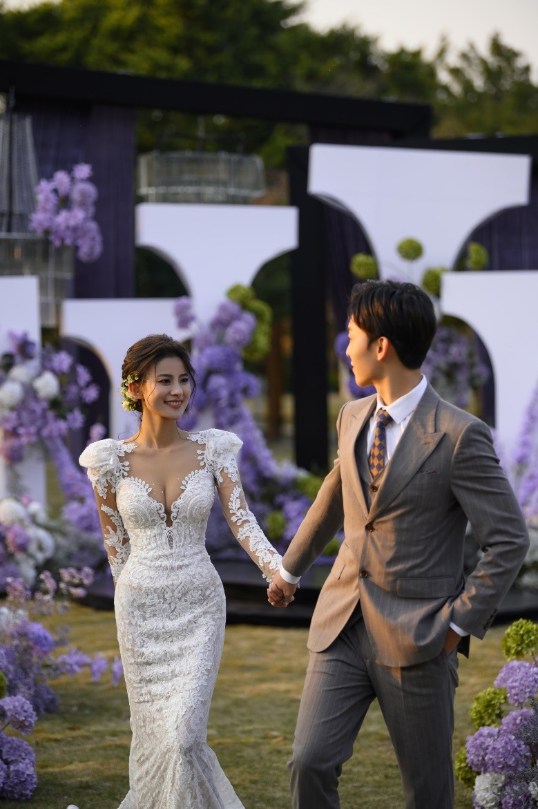 妗傛灄棣欐牸閲屾媺濠氱ぜ鎽勫奖,妗傛灄棣欐牸閲屾媺濠氬簡鐜板満