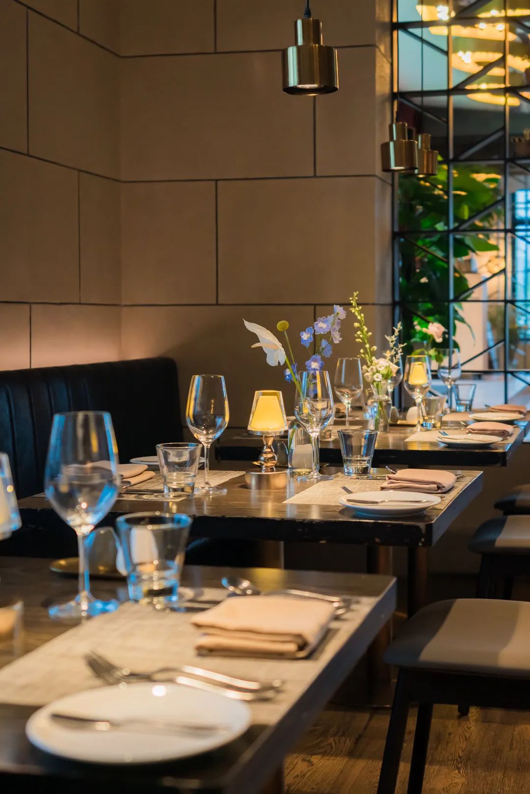 隐藏在历史博物馆旁边的院子,上海历史博物馆顶楼西餐厅