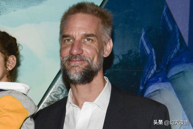 油腻肥男淫欲无度,各国美女名模为之疯狂,4国通缉如今人间蒸发