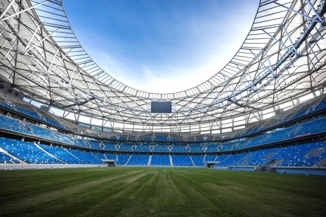 大连梭鱼湾足球场建设时间,大连梭鱼湾足球场建设结构和设计