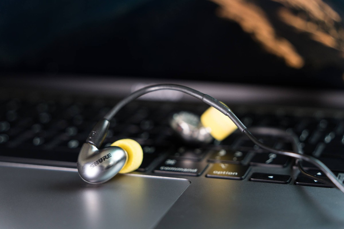 舒尔se846哪款耳机要好一点,舒尔se846真无线蓝牙耳机