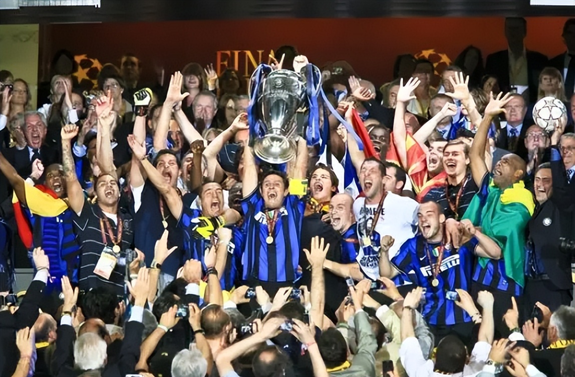 国际米兰2010年欧冠夺冠颁奖典礼,10年的国际米兰有多强