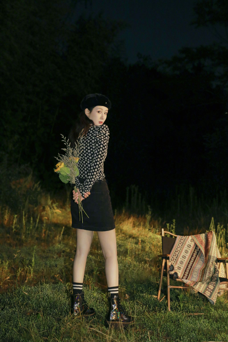 杨紫写真实力撩汉,杨紫暗黑女团风