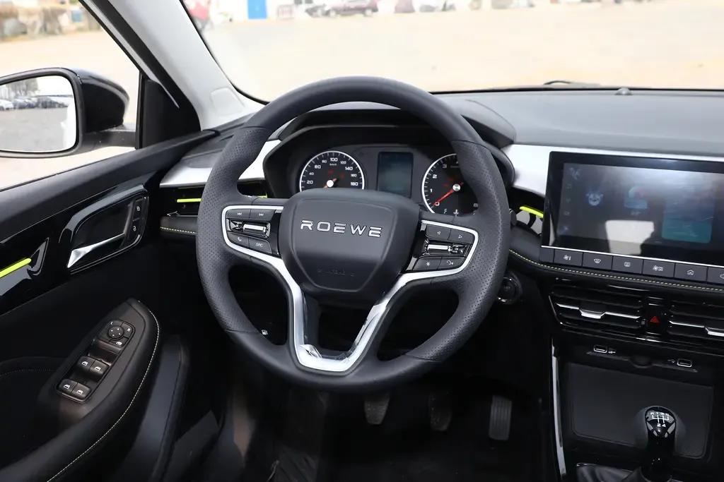 试驾新款荣威i5手动挡,荣威2022款i5试驾感受