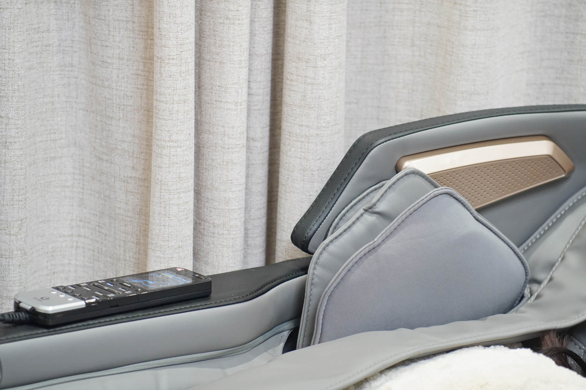 如何给老人选择按摩椅,老年人适合用按摩椅吗