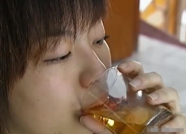 湖南女子被称酒仙在世千杯不醉,湖南千杯不醉的女孩