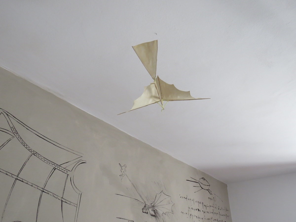 创意白墙墙绘女生卧室,卧室墙绘手绘图