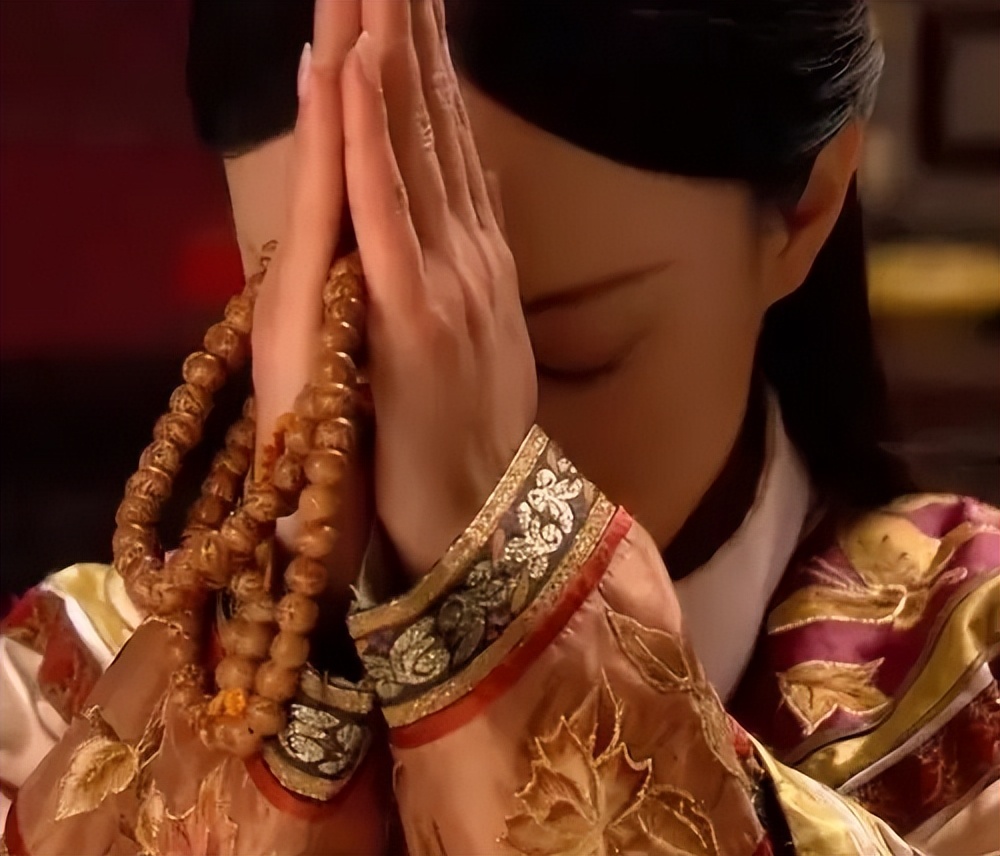 浣碧背判甄嬛扯断佛珠是第几集,甄嬛为何坚持保留浣碧的原因