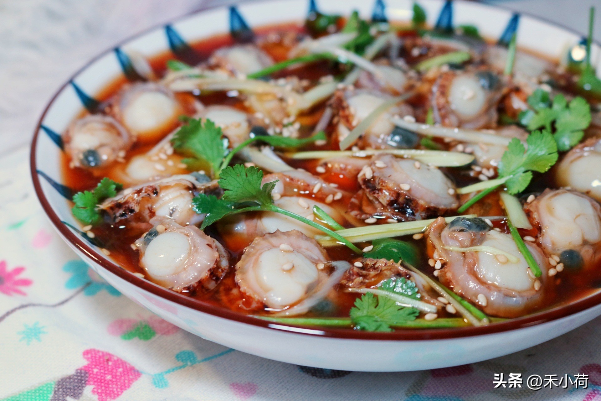 扇贝这样做香辣q弹10分钟就能上桌,海鲜扇贝的各种新吃法