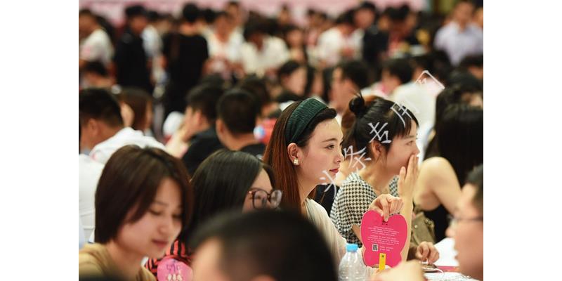 92岁老妈去世留下三个智障儿子,78岁老妈去世后三个女儿争房产