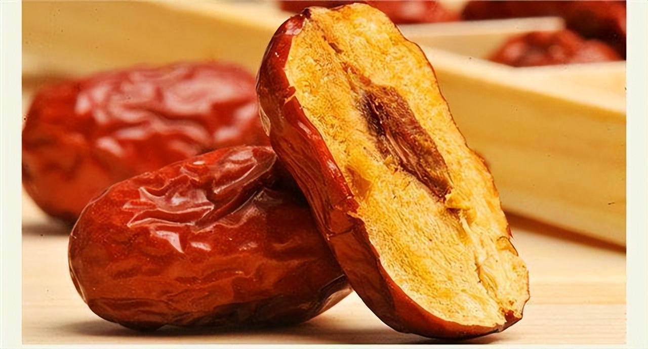 红枣是生吃补血还是熟吃补血,红枣直接吃补血还是蒸着吃补血