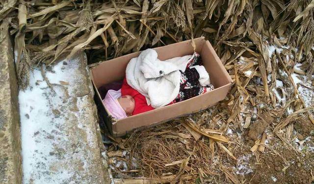 24岁姑娘与85岁老人拍婚纱照,24岁小伙和84岁老奶奶拍婚纱照