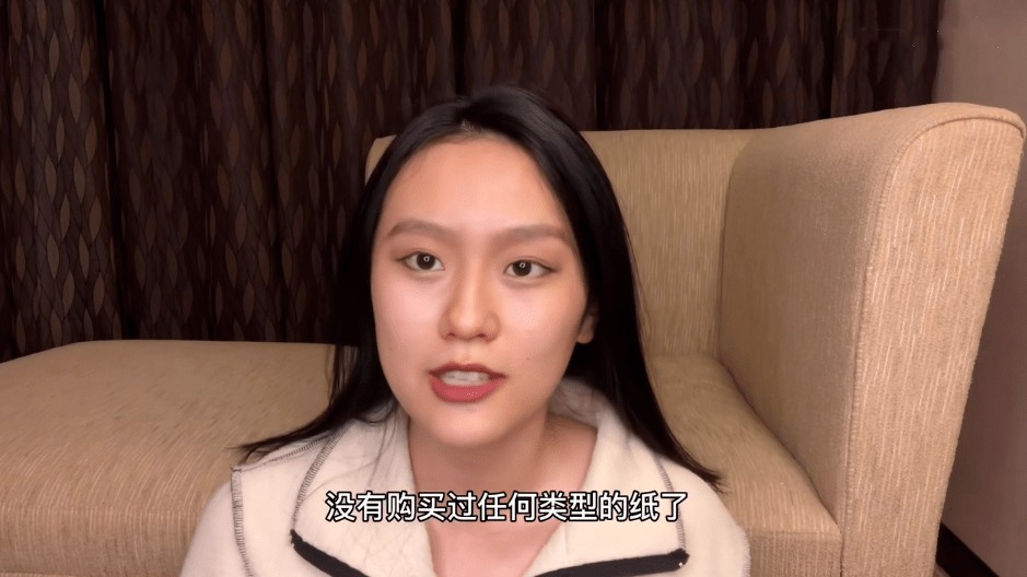 24岁美女爱上无痕生活，不用卫生巾，不点外卖，养300只蚯蚓堆肥