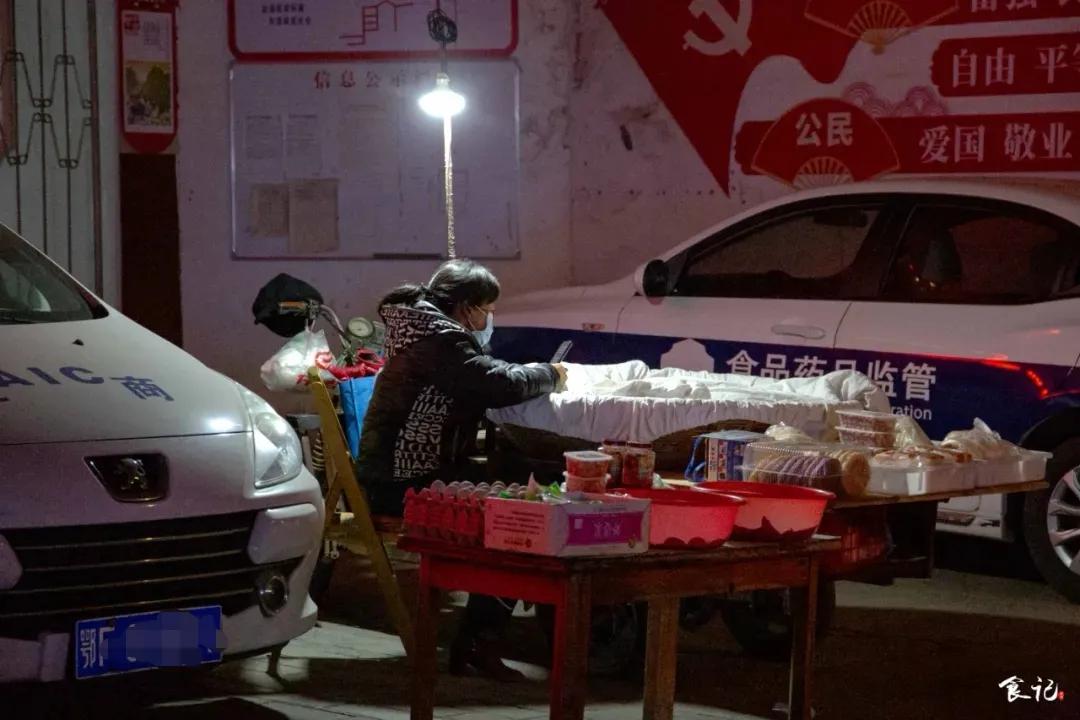 40m²的小店,厨房就占一半!建昌家属院旁的这家馆子开了23年