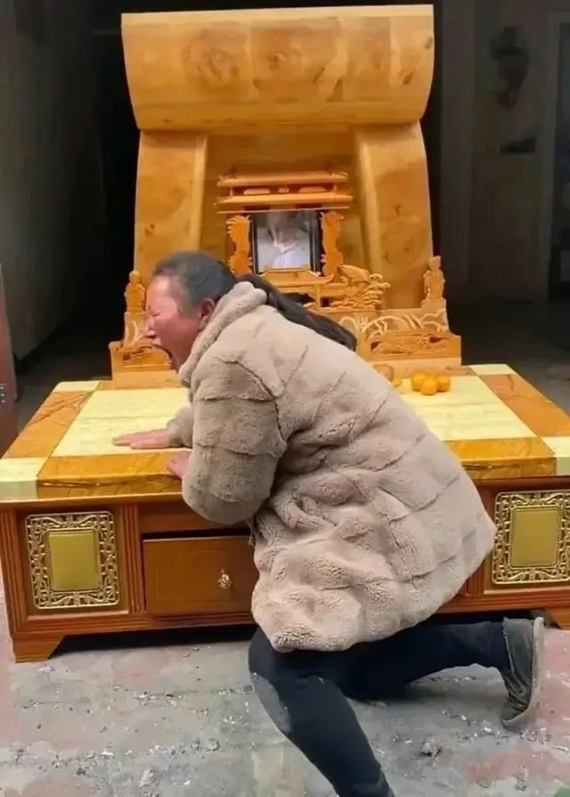 24岁女网红疑被丈夫杀害,24岁芳芳被老公杀害事件