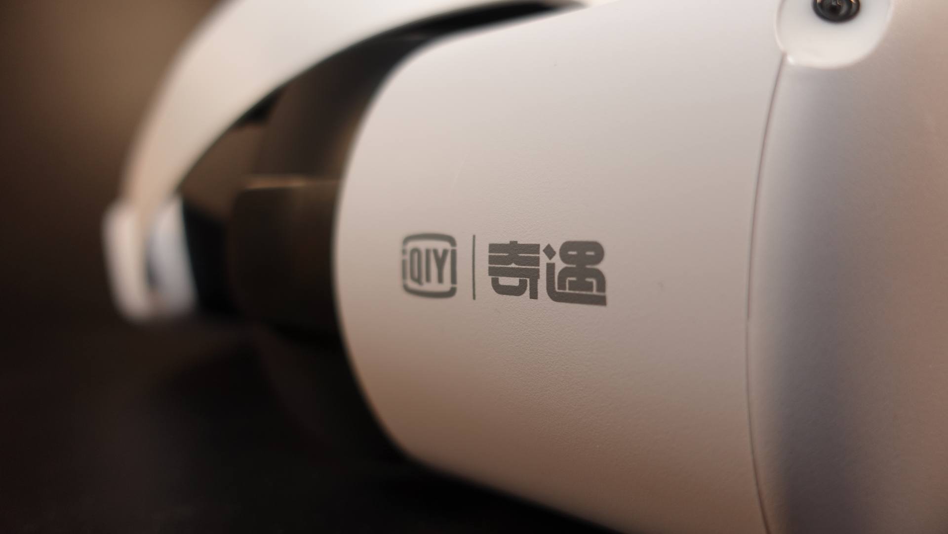 鍏嶈垂vr娓告垙璇曠帺,鐖卞鑹簐r鎵撳崱杩旂幇