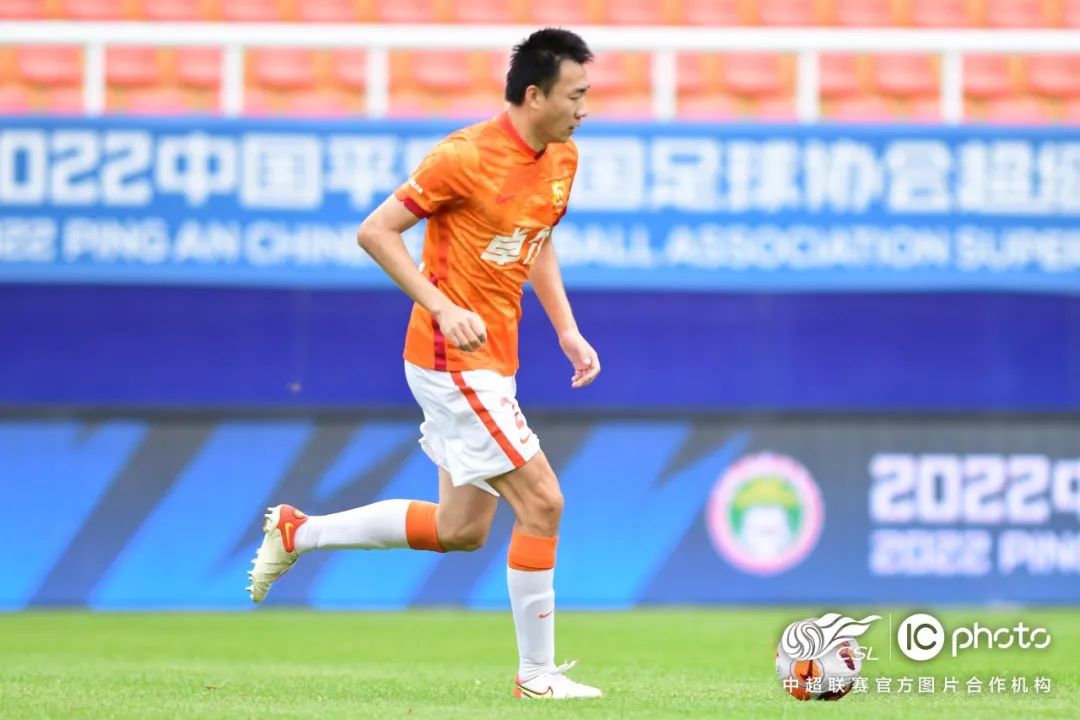 前线丨卡耶维奇、福布斯联袂进球，武汉长江2:1战胜广州队