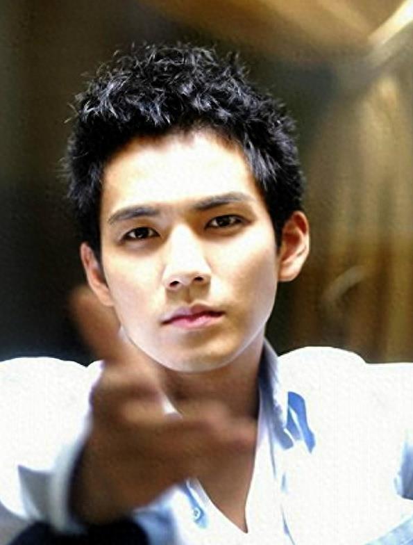 基因的黑暗面：这些明星兄弟姐妹根本不像同一个妈生的！