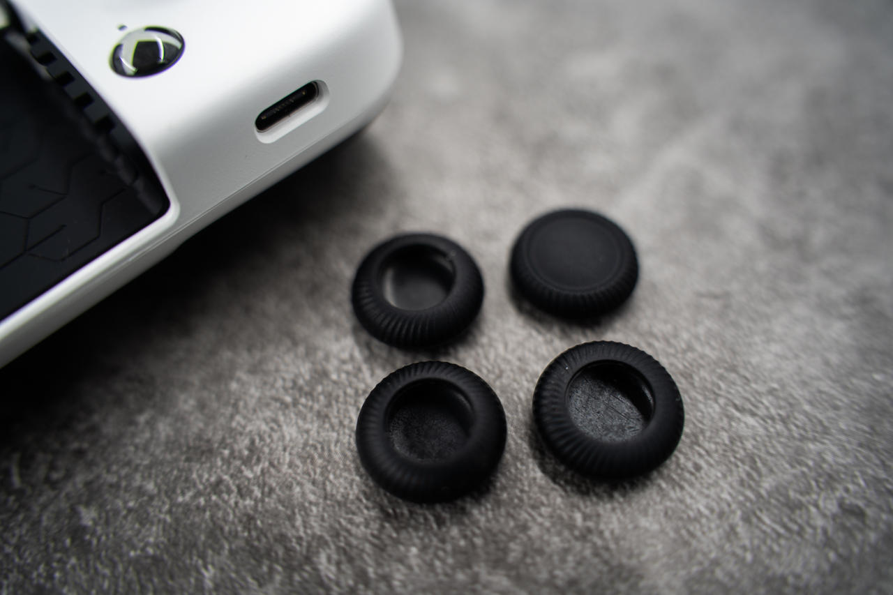 微软官方授权的第三方手柄百元,手机变微软手柄