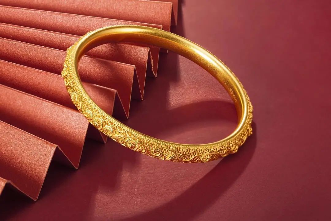 黄金和白金哪个重一点,黄金和白金差价多高