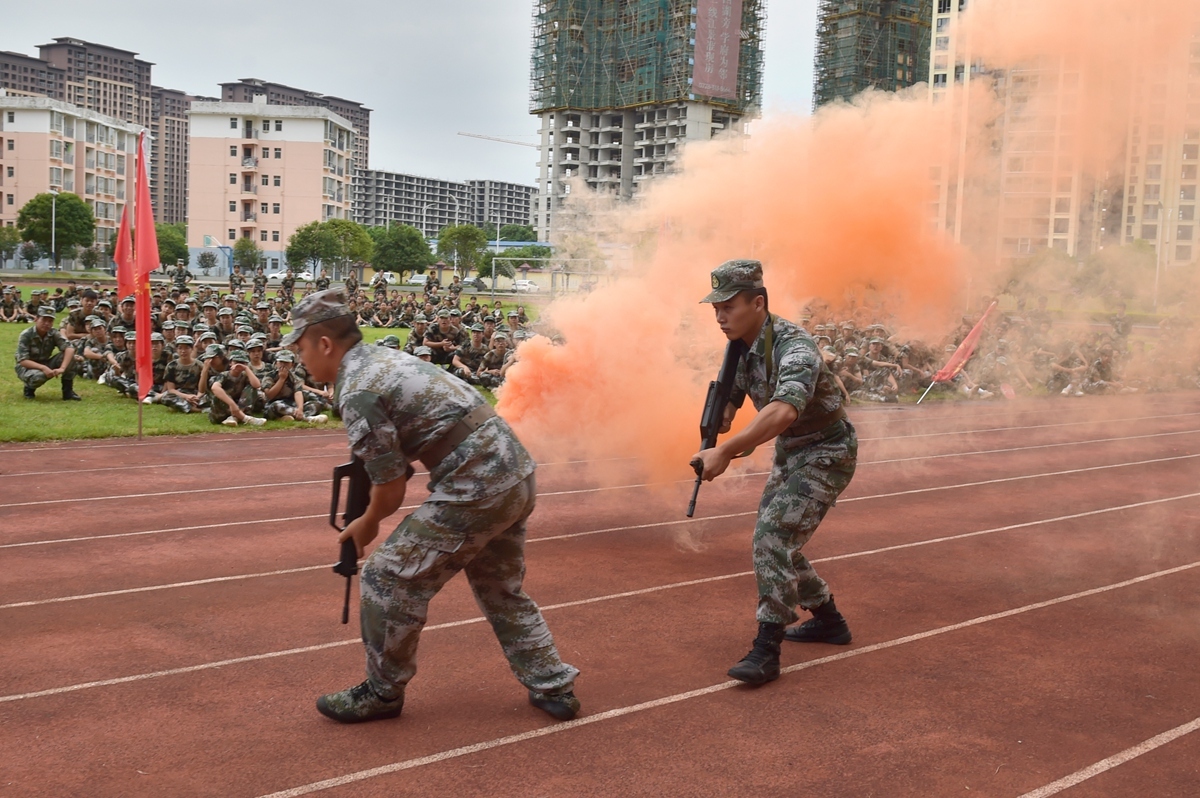 桂林各校军训精彩回顾,广西军训队列操