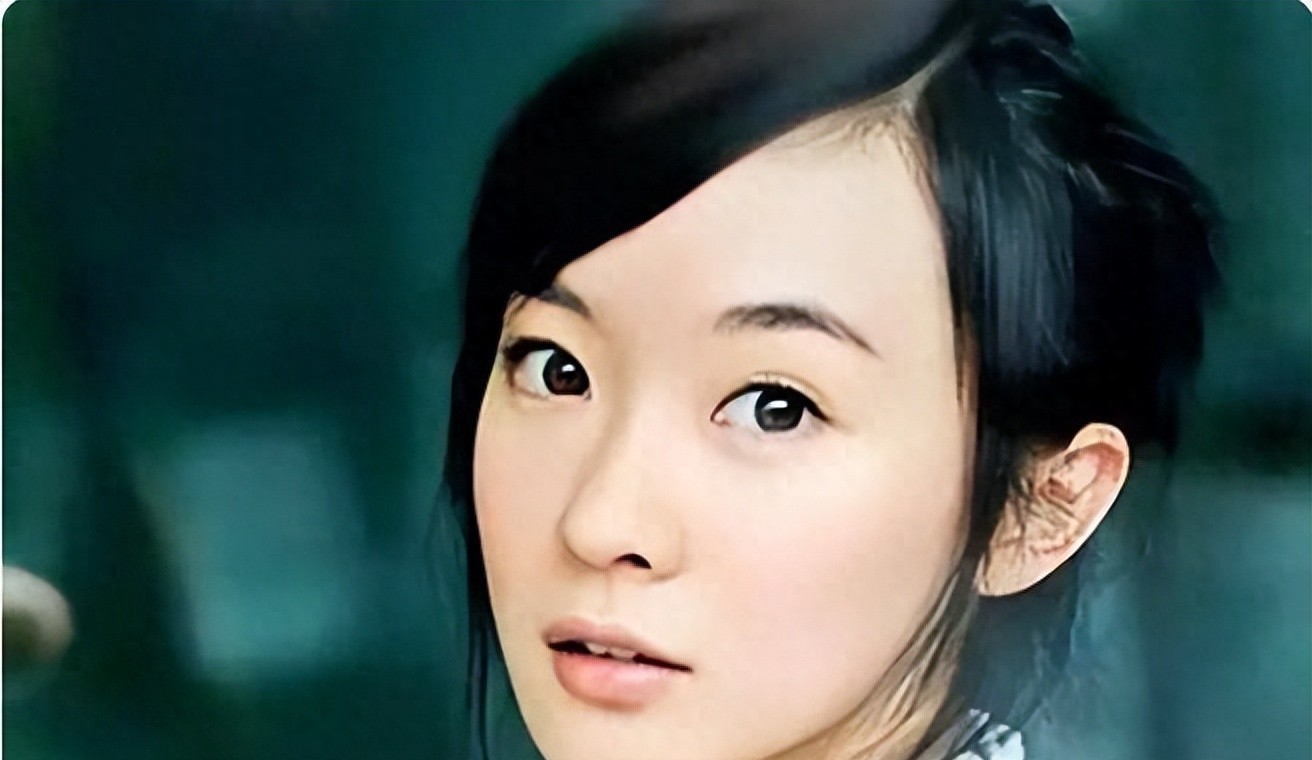 一脱成名霍思燕，早年大尺度作品全裸出镜，如今靠儿子一举洗白？