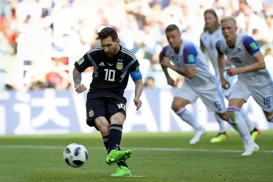 球王马拉多纳和球王梅西谁更厉害,球王梅西和c罗到底谁强