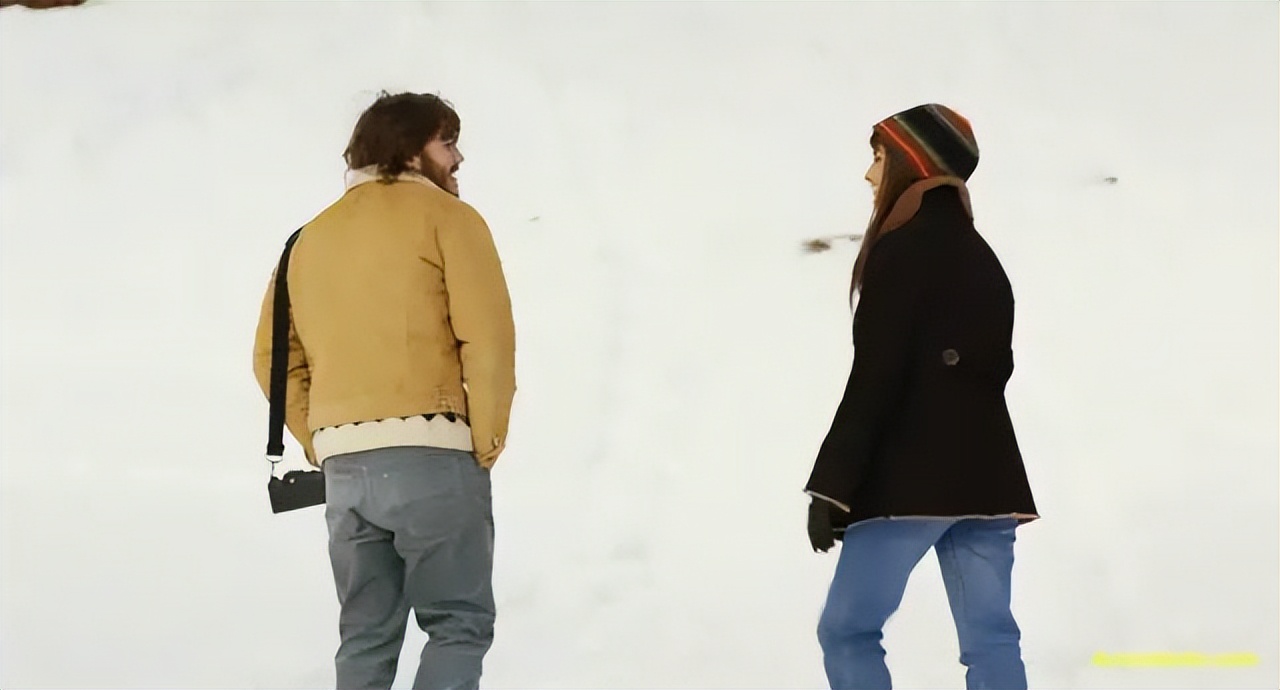 女神佩内洛普·克鲁兹，将这段战火下的爱情演绎的肝肠寸断