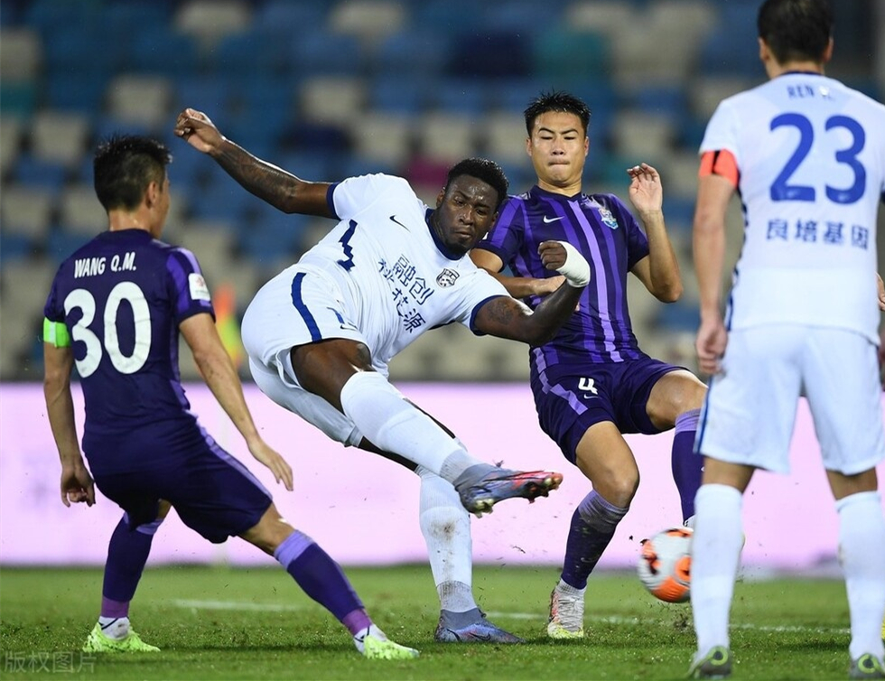 武汉三镇对河南马尔康进球,武汉三镇对国安马尔康能上吗
