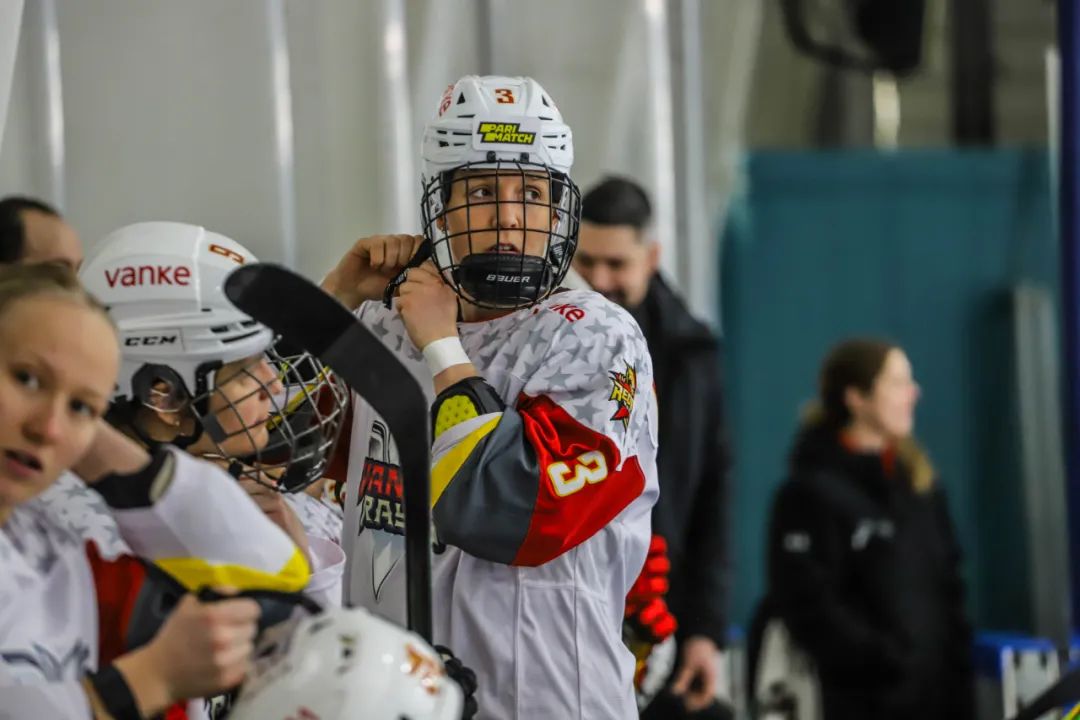 WHL|深圳万科阳光客场4比1再胜比留萨，用四连胜结束客场之旅