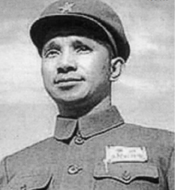 国军参谋长加入新四军，后率部“叛变”被骂汉奸，粟裕：连升三级