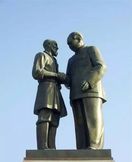 70岁高龄的库尔班：带百斤馕，骑毛驴从*疆新**去见毛主席，结局如何