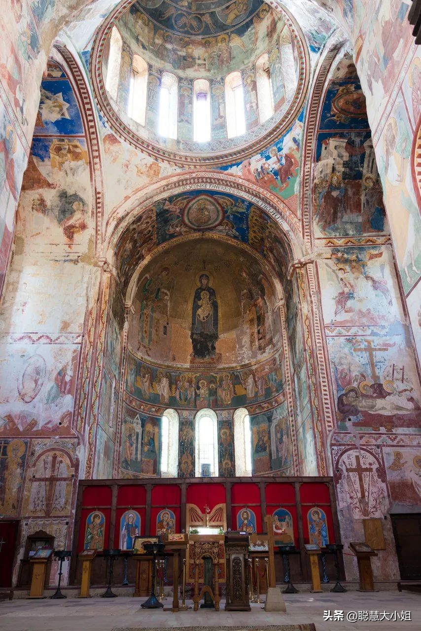 直飞，瑞士平替！这国安全性高，月薪6k算富裕，对中国超友好