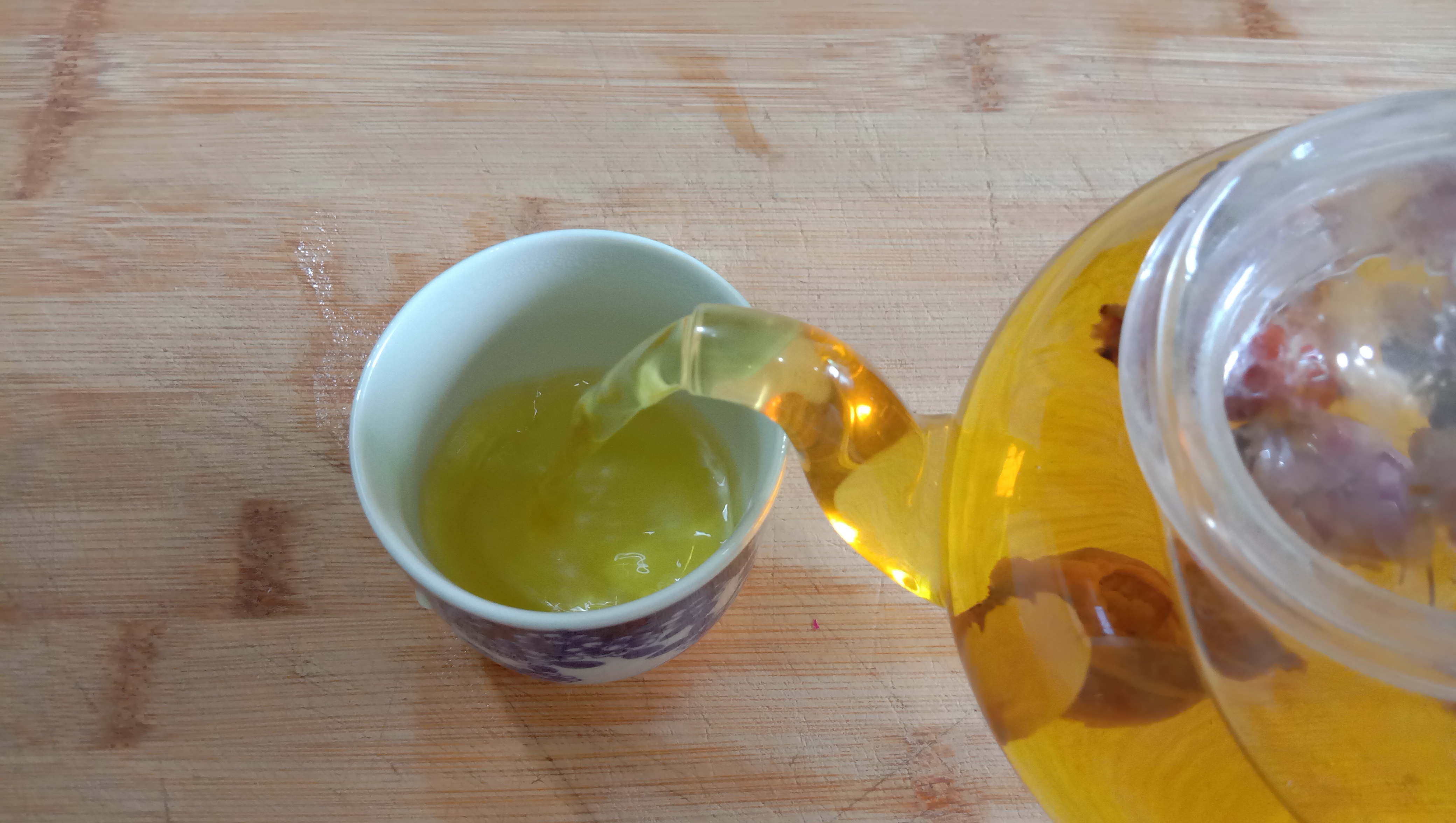 女人容易上火煮什么水喝,体内有火生姜栀子泡水