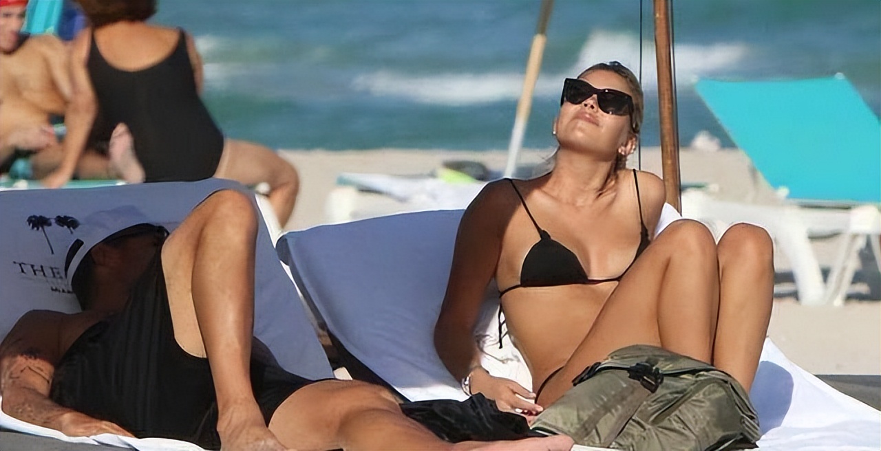 维埃里旧爱卡纳莉斯,维埃里年轻颜值