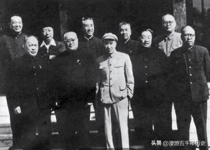 十大元帅最全的一张合影，第二年罗荣桓去世，十大元帅再无全家福