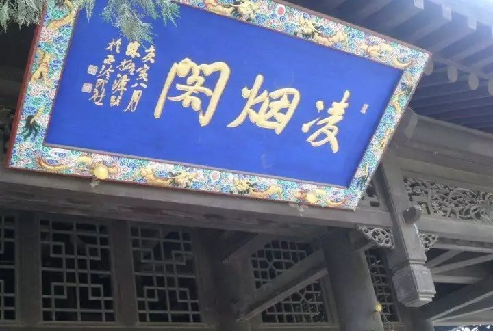 唐朝被誉为七绝圣手的诗人是谁,唐朝最出名的十位诗人的诗