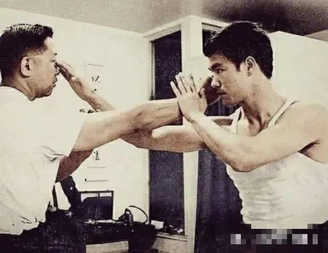 李小龙华人影响力,华人之光成龙有多强