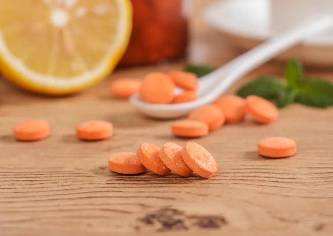 每天吃一片维生素c的好处与危害,每天吃一片维生素c会得结石吗