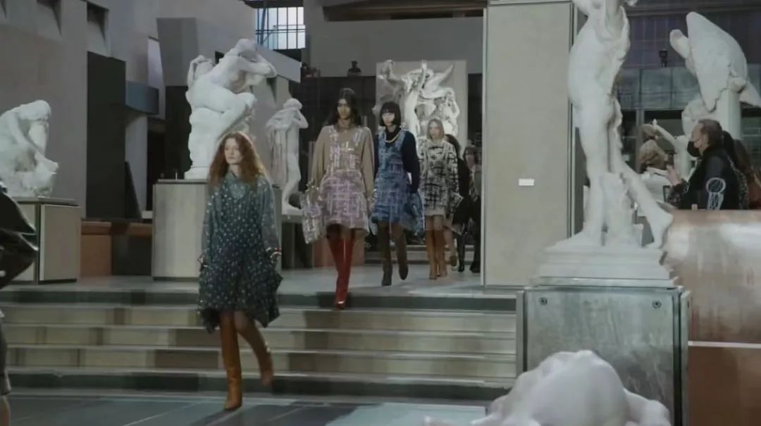 路易威登2022秋冬女装灵感,路易威登2022秋冬女装时尚穿搭