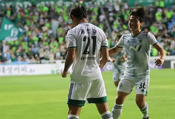 韩职济州联vs全北现代,首尔对蔚山现代今天比赛比分