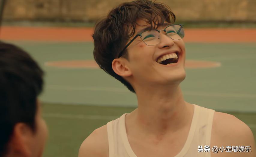 揭秘娱乐圈最真实最阴暗的一面,揭露娱乐圈黑事情